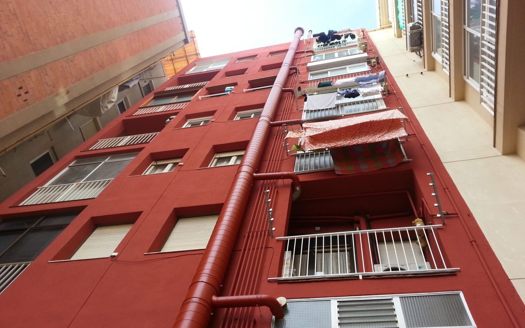 INSTALACIÓN DE SALIDA DE HUMOS FACHADA TRASERA PUJADAS 222